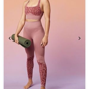 fabletics workout set (leggings and sport bra)